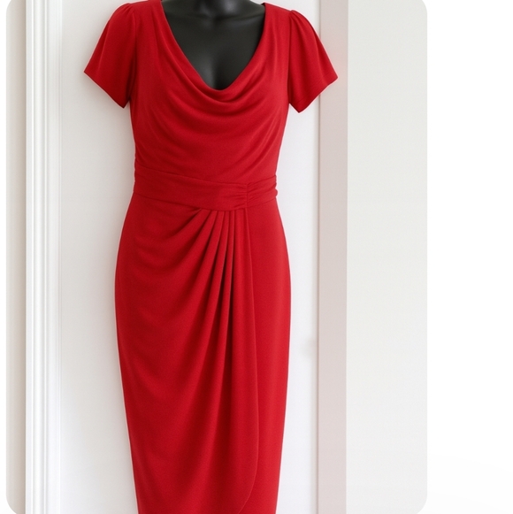 ⭐️ Host Pick ⭐️ x 2  VINTAGE | Ruby Red Ruched Dress - Picture 2 of 8